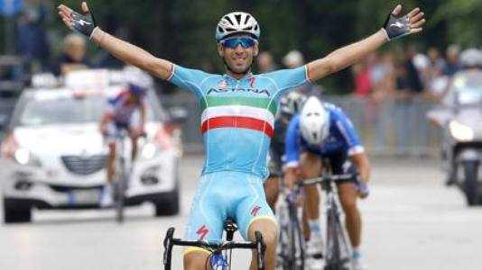 Vincenzo Nibali interrompe il digiuno: è suo il Giro di Lombardia 2015