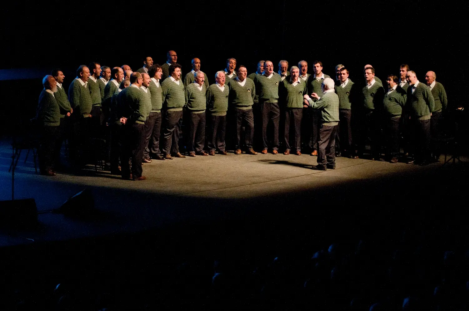 Milano, 20 settembre: Coro Nazionale Alpini per OSF