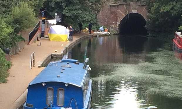 Londra, italiano ucciso e gettato in un canale legato al carrello della spesa