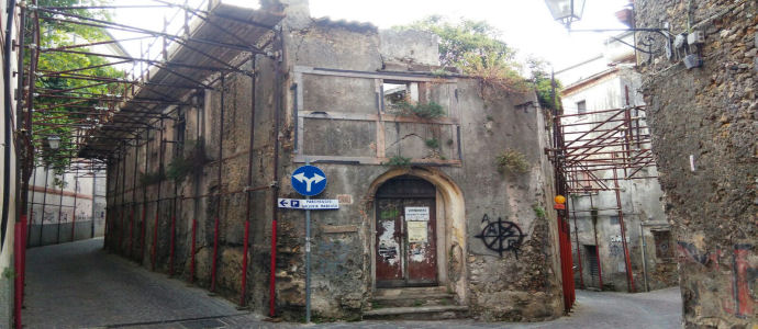 Cara Catanzaro: via de grazia una situazione di estrema pericolosita' [Foto]