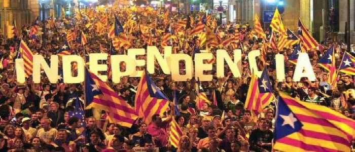 Catalogna al referendum: record di affluenze, al voto la secessione dalla Spagna