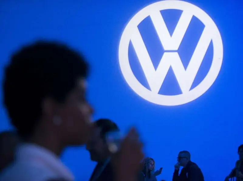 Volkswagen, scandalo coinvolge anche la Bmw, titolo crolla in Borsa. Berlino: 'Test truccati in Ue'