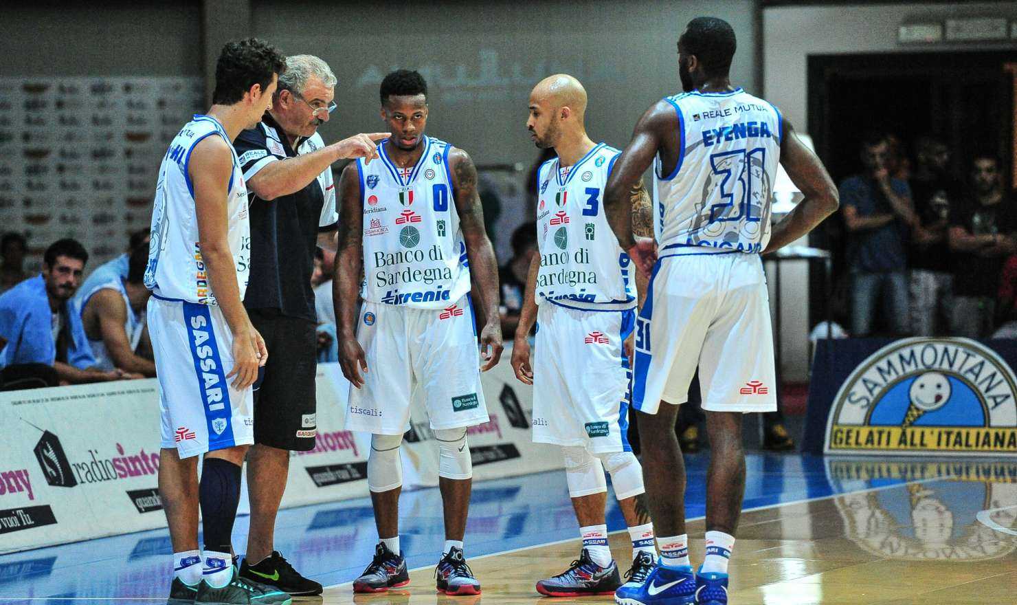 Basket, stasera la Dinamo Sassari sfida l'AEK Atene. In palio a Nuoro il Trofeo Tirrenia