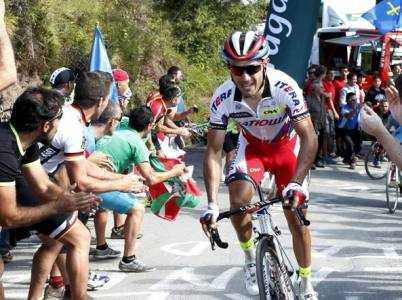 Vuelta di Spagna, Fabio Aru perde la maglia rossa per un secondo. Rodriguez nuovo leader