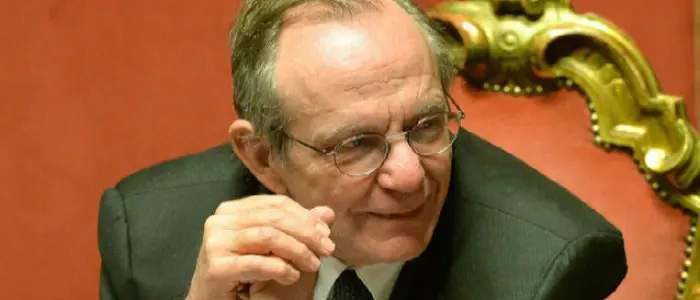 Padoan annuncia la ripresa: "Italia può chiedere a Ue maggiore flessibilità sul deficit"