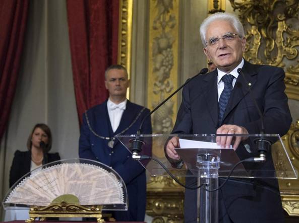 Mattarella: "Superare Dublino, servono norme nuove sull'asilo"