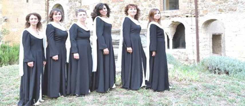 Successo del coro lametino Ancillae Domini  all'Abbazia toscana di Sant'Antimo