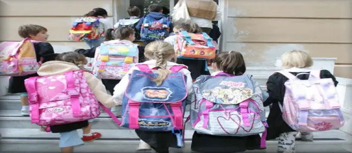 Scuola: Codacons, "stangata" per le famiglie tra zaini, diari e libri