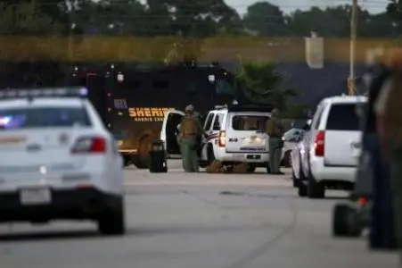 Texas, agenti uccidono uomo che aveva alzato le mani in alto in segno di resa
