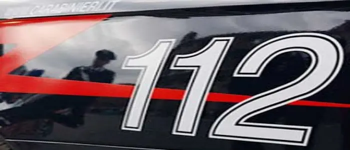 Reggio Calabria, romeno picchia moglie e suocero e minaccia i carabinieri con un coltello: arrestato