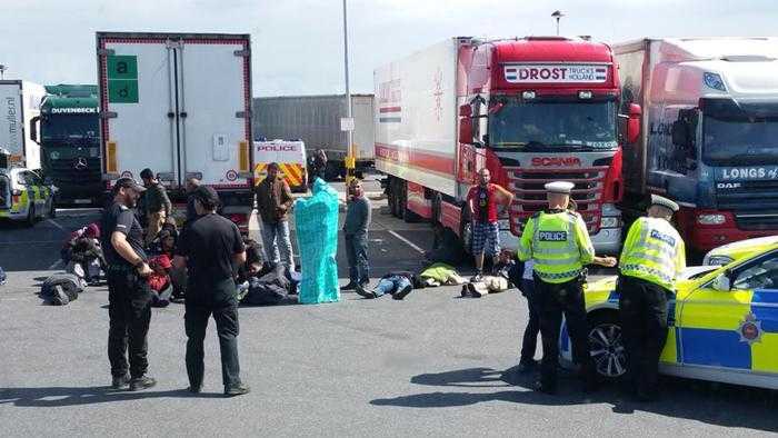 Aveva 27 migranti sul camion italiano fermato a Londra: è giallo su quando siano saliti