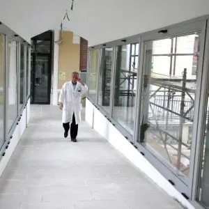 Bimbo di 2 anni muore dopo aver bevuto liquido per lavastoviglie