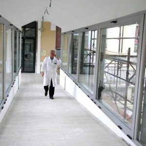 Bimbo di 2 anni muore dopo aver bevuto liquido per lavastoviglie