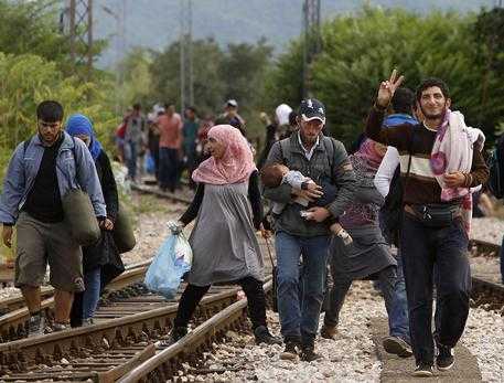 Migranti, emergenza nei Balcani: attese oltre 3mila persone al giorno in Macedonia