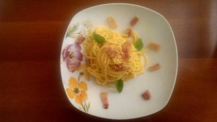 Spaghetti alla carbonara senza uovo
