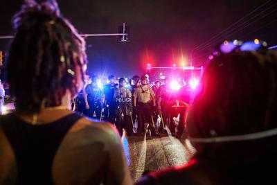 Usa, polizia uccide afroamericano armato. Scoppia la protesta a St. Louis