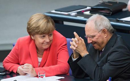 Grecia, il Bundestag vota sui nuovi aiuti. Schaeuble: "Irresponsabile dire no"