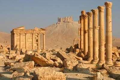 Siria: Isis decapita e appende a colonna archeologo a Palmira