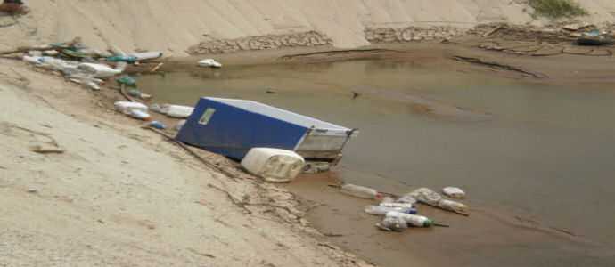 Ambiente: controlli Arpacal alla foce del fiume Mesima [Foto]