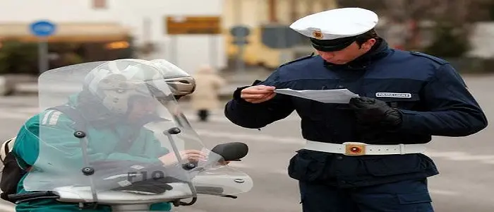 Cambia il codice della strada: nuove regole per i motorini