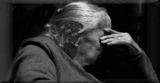 Botte all'anziana madre per avere denaro, arrestata nel Cosentino