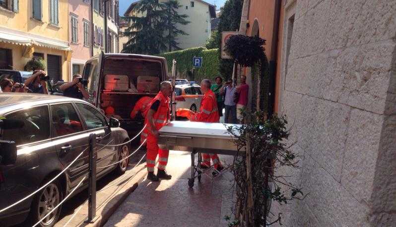 Trento: uomo uccide la compagna e la figlia di lei, poi si suicida