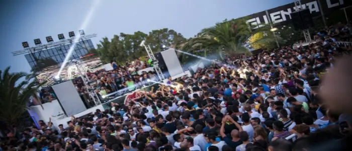 Salento, ragazzo muore davanti a una discoteca, la dj: "Tragedia inutile"