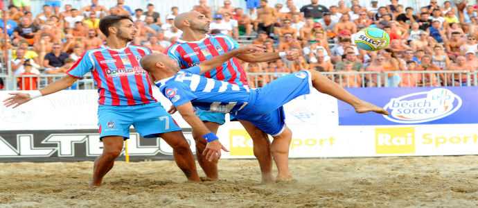 Beach Soccer: serie A Beretta, Viareggio e terracina in finale con il brivido