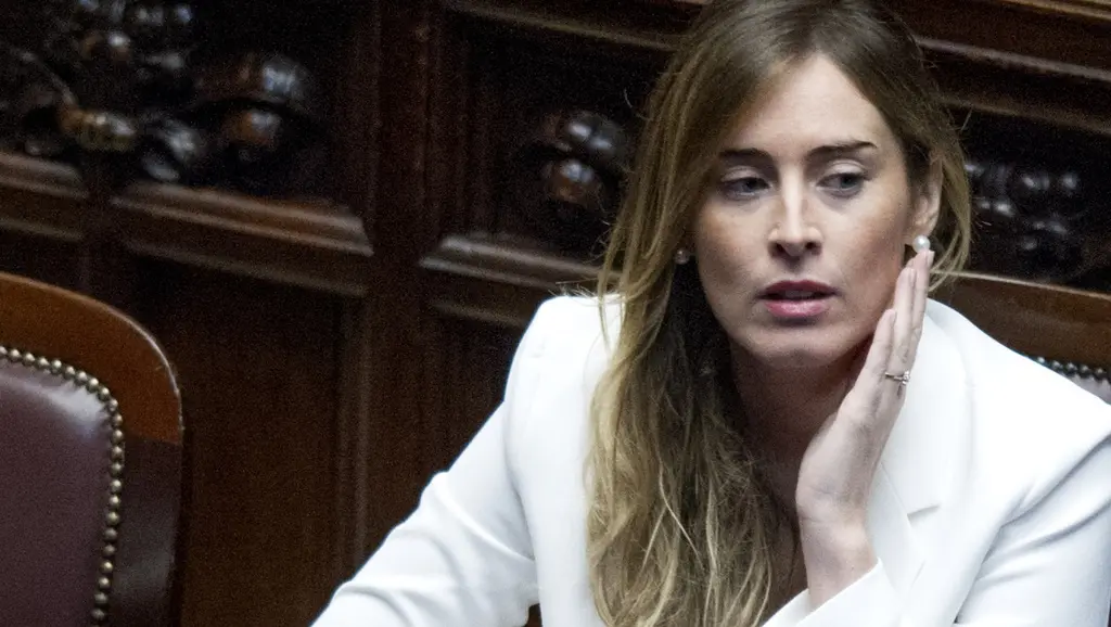 Dl Enti Locali alla Camera, il governo chiede la fiducia. Di Maio: "Porcata d'agosto"