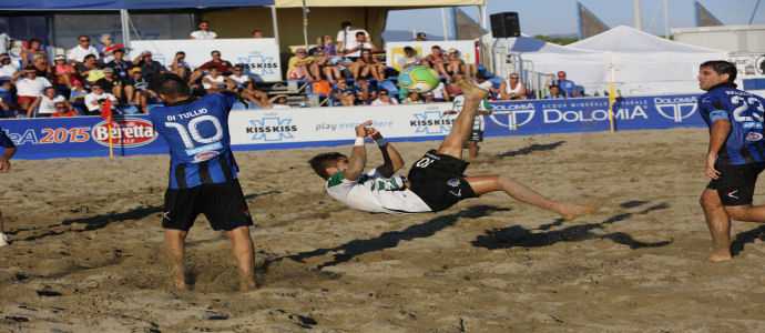 Beach Soccer: serie A Beretta, Viareggio, Terracina, Happy Car Samb e Anxur alle Final Eight
