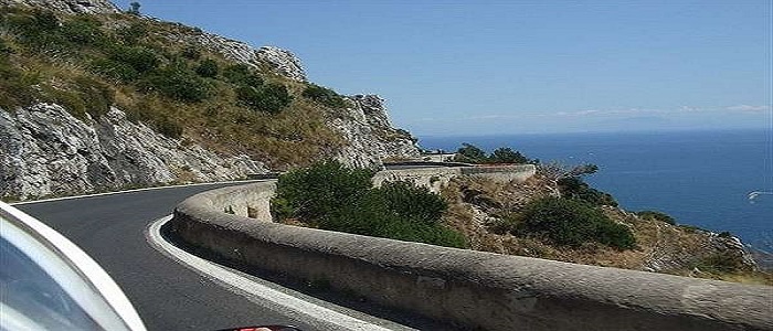 Tragedia in Costiera amalfitana: uomo di 67 anni si toglie la vita