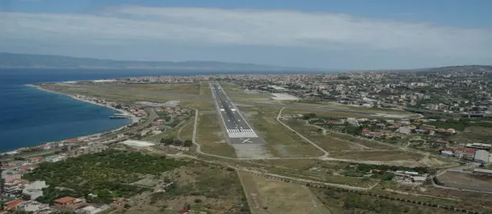 Aerei: ritardi anche a Reggio a causa rogo Fiumicino