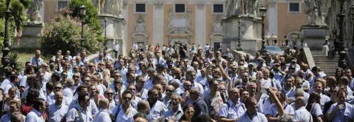 Roma, protesta autisti Atac contro privatizzazione azienda