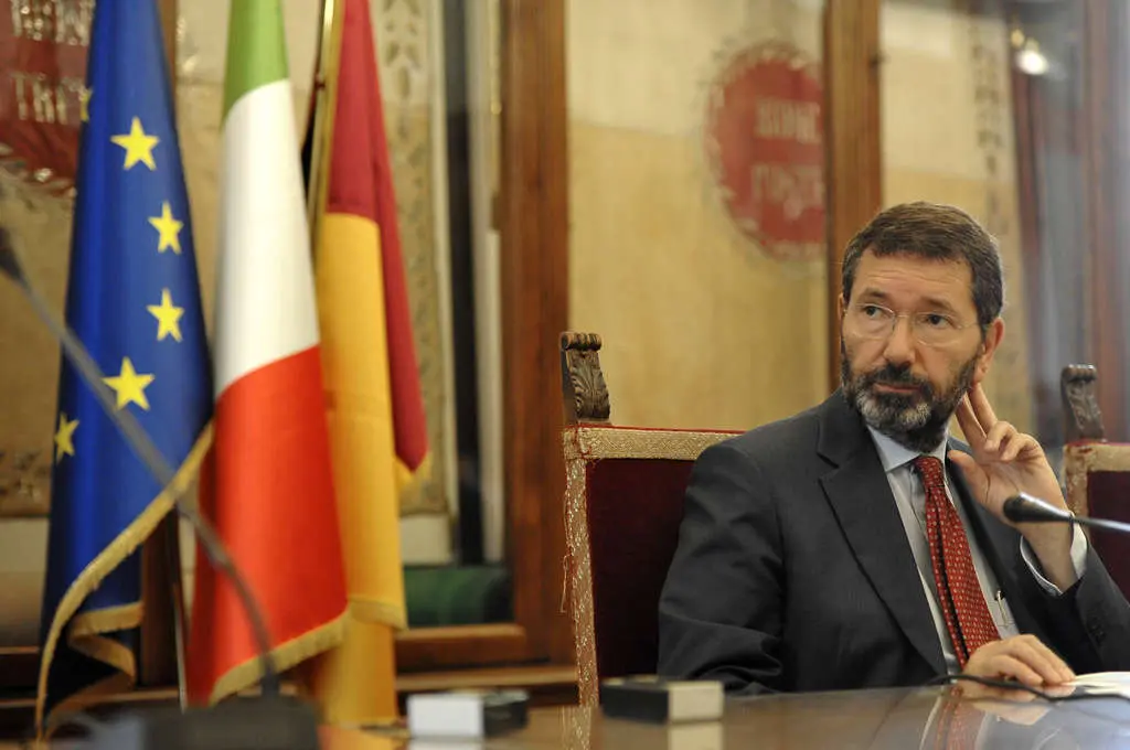 Roma: Marino cambia squadra.Sfida a Renzi: "Giudichi dai fatti". Ma il premier è sempre più distante