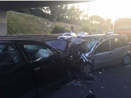 Napoli: ubriaco in auto contromano su tangenziale, due morti