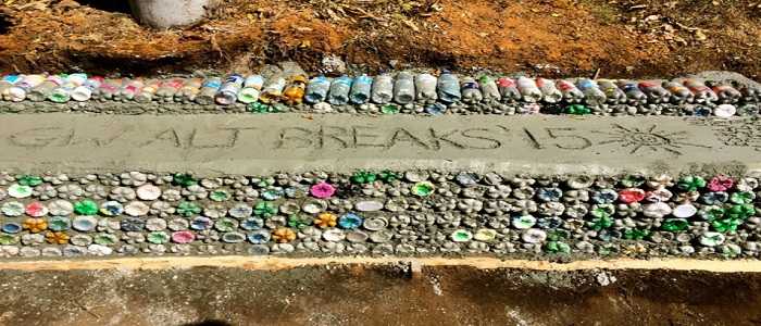 Dalle Filippine al Sudafrica,scuole costruite con bottiglie di plastica