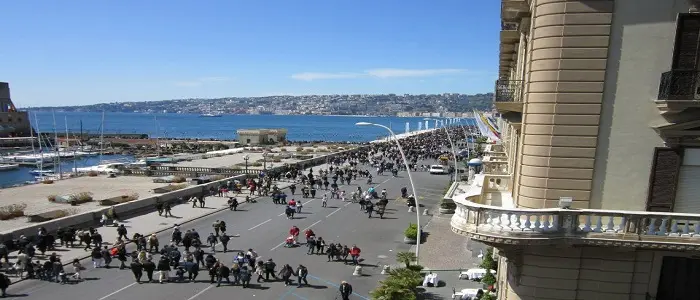 Napoli: annullato il "Phartenope Village" sulla lungomare, il comune chiede i danni