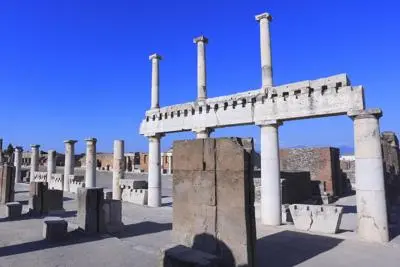 Pompei "chiusa per assemblea", code e disagi per turisti. Franceschini, danni incalcolabili