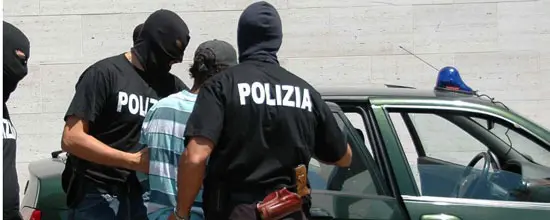 Sgominata banda nel palermitano: esperti in furti nei centri commerciali, 17 arresti