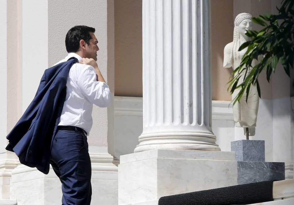 Grecia, nuovo ok del Parlamento al piano Tsipras. Syriza tiene, sì anche da Varoufakis