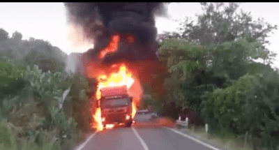 Camion prende fuoco nella statale 643. Bloccata anche l'alternativa che collega Palermo a Catania