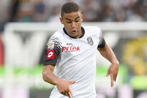 Calcio mercato: Palermo punta su Defrel e Araujo