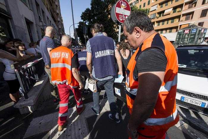 Bimbo di 4 anni muore in metro a Roma. E' precipitato nella tromba di un ascensore