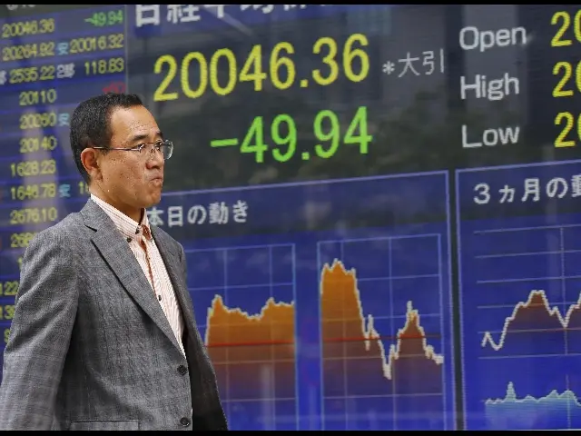 Borsa di Tokyo in calo (-2,1%), mercati spaventati dalla Grexit