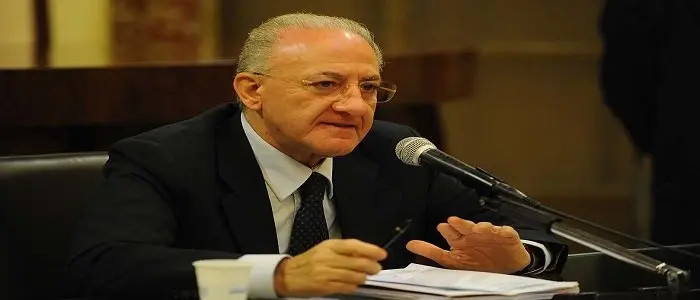 Campania, sospeso governatore De Luca