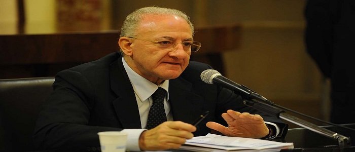 Campania, sospeso governatore De Luca