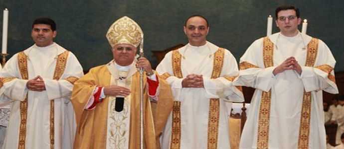 l'Arcivescovo Mons. Vincenzo Bertolone Sabato 27 ordinerà tre presbiteri