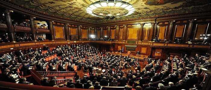 Renzi annuncia in Senato i temi portanti del vertice Ue che inizierà domani