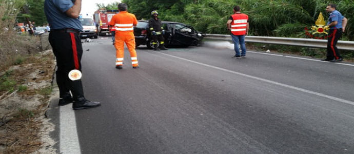 Incidente mortale, SS 106: Tragedia un morto e un ferito [Foto]