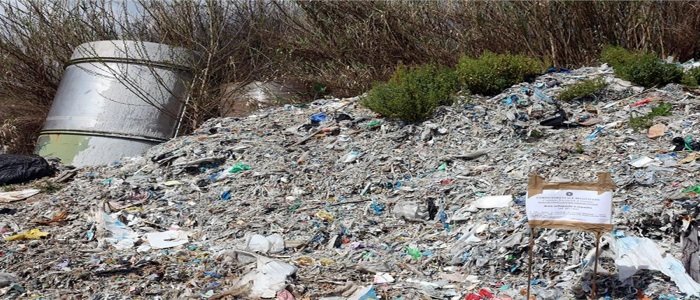 Sequestrata un'altra discarica abusiva nel cosentino, ma le denunce non smuovono i Comuni